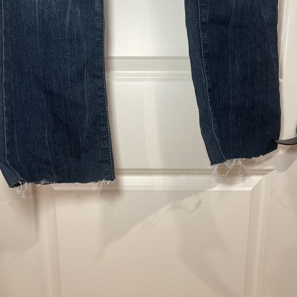Almost Famous Denim Jeans Skinny Women’s Size 0 Blue Distressed Raw Hem - Picture 4 of 9